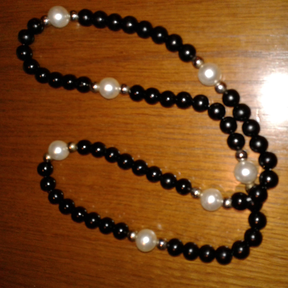 Jewelry - Black Bead and Faux Pearl Necklace